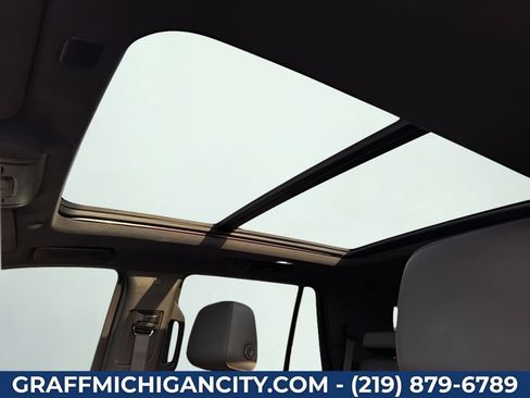 Used 2021 Chevrolet Tahoe Z71 AWD/4WD image 16
