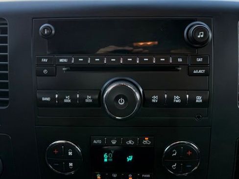 Used 2011 Chevrolet Silverado 1500 LT w/ All-Star Edition AWD/4WD image 25