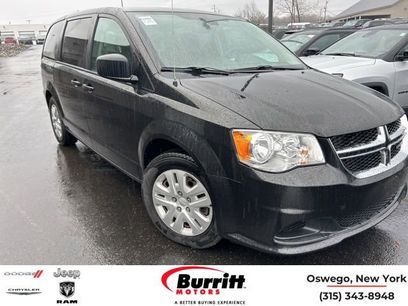 Used 2018 Dodge Grand Caravan SE w/ UConnect Hands-Free Group