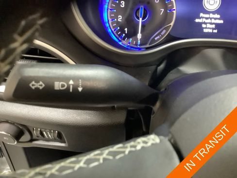 Certified 2026 Chrysler Pacifica Select FWD image 29