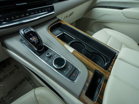 Used 2023 Cadillac Escalade ESV Sport Platinum AWD/4WD image 35