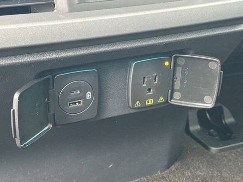 Used 2022 Ford F150 Lariat image 18