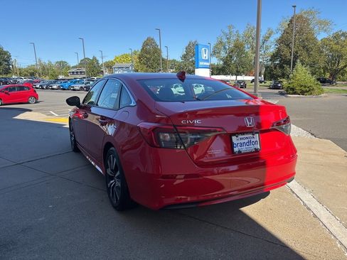 Used 2022 Honda Civic EX image 4