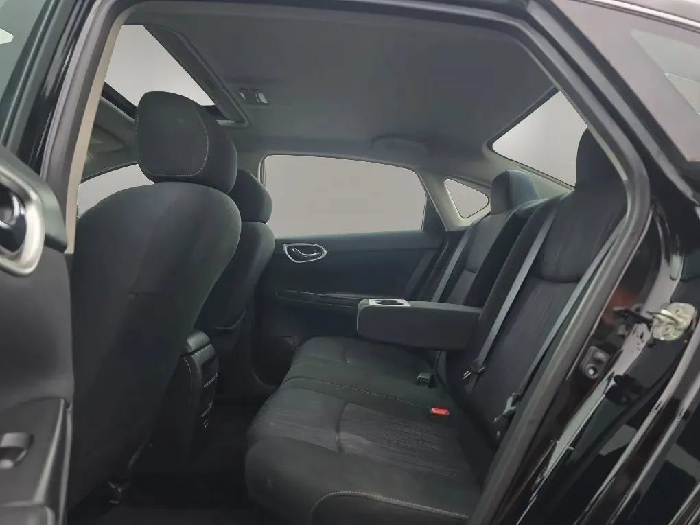 Used 2019 Nissan Sentra SV w/ Special Edition Package FWD image 40