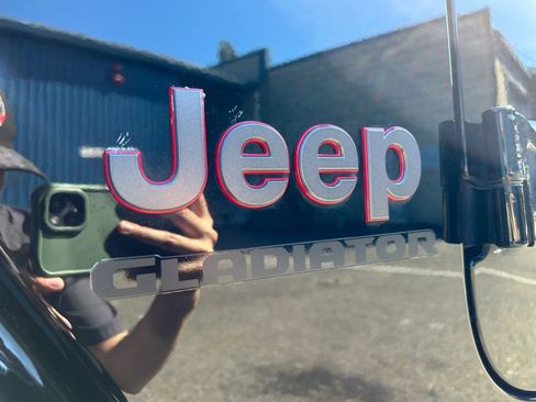 Used 2020 Jeep Gladiator Rubicon image 31