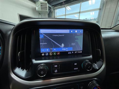 Used 2019 Chevrolet Colorado ZR2 image 18