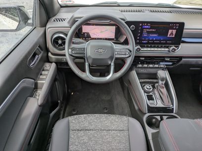 Used 2024 Chevrolet Colorado Z71 w/ Z71 Convenience Package 2