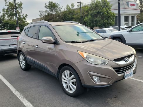 Used 2013 Hyundai Tucson Limited FWD image 3