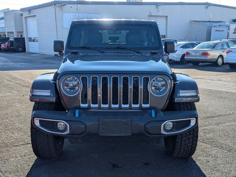 Used 2022 Jeep Wrangler Unlimited Sahara w/ Cold Weather Group image 10