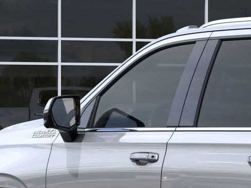 New 2025 Chevrolet Suburban High Country image 11