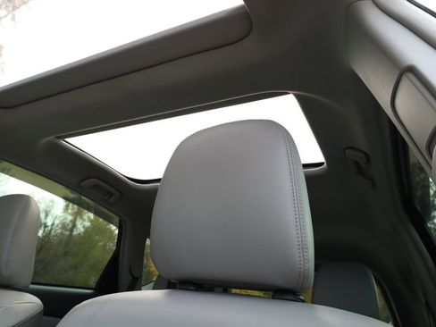 Used 2017 Toyota Prius V Five image 26