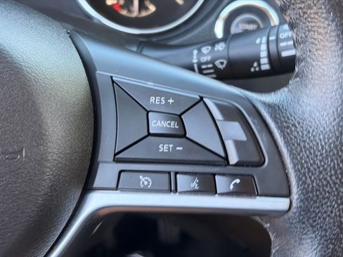 Certified 2020 Nissan Rogue SV FWD image 27