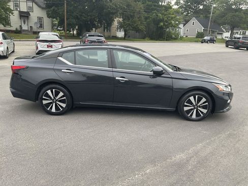 Used 2021 Nissan Altima 2.5 SV FWD image 6