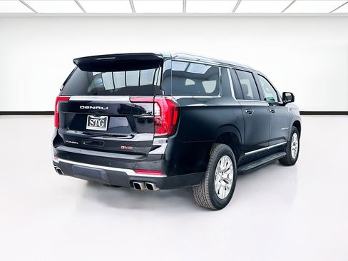 Used 2025 GMC Yukon XL Denali AWD/4WD image 4