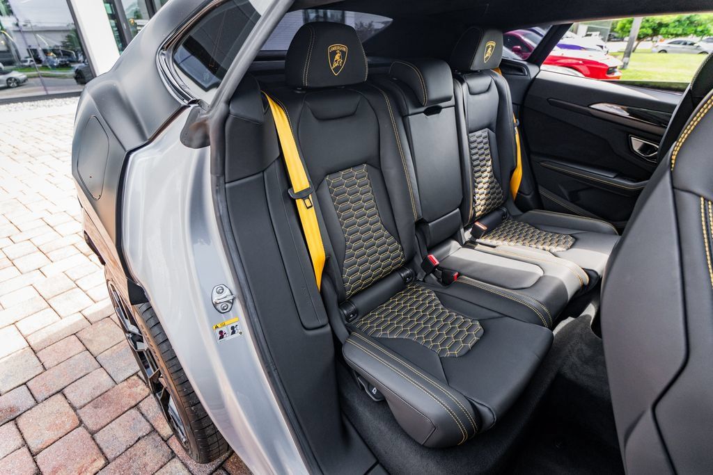 Used 2023 Lamborghini Urus S AWD/4WD image 40