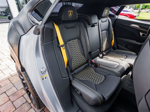 Used 2023 Lamborghini Urus S AWD/4WD image 40