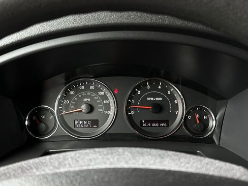 Used 2008 Jeep Commander Sport image 24