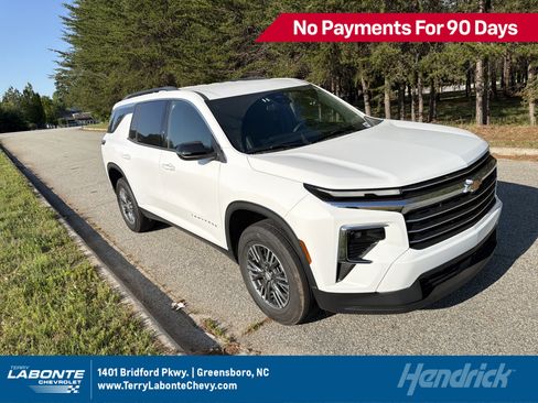 Certified 2026 Chevrolet Traverse LT AWD/4WD image 1