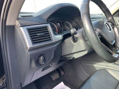 Used 2019 Volkswagen Atlas SE w/ Towing Package image 20