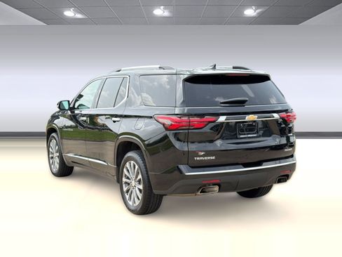 Used 2023 Chevrolet Traverse Premier FWD image 3