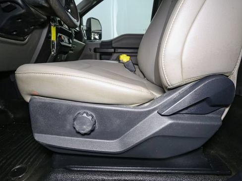Used 2022 Ford F550 4x4 Regular Cab Super Duty image 31