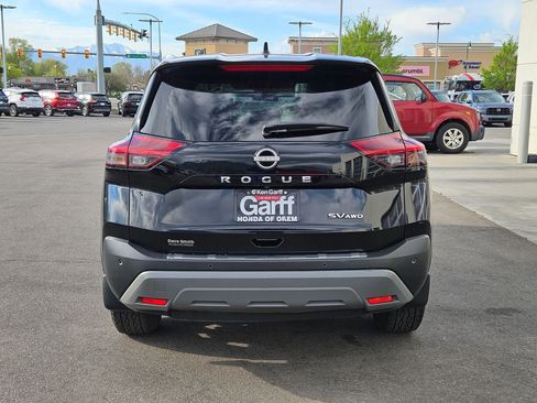 Used 2022 Nissan Rogue SV AWD/4WD image 7