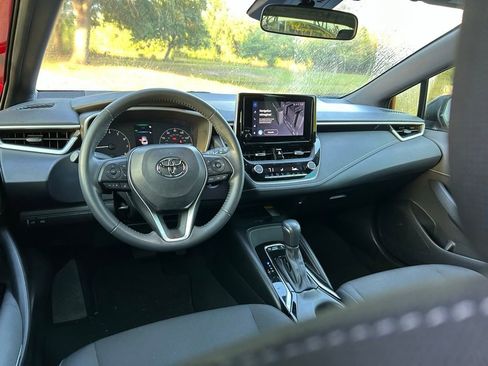 Certified 2024 Toyota Corolla SE w/ SE Package image 12