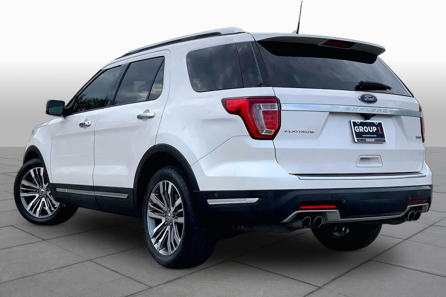 Used 2019 Ford Explorer Platinum AWD/4WD image 11