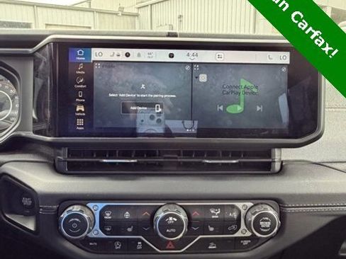 Used 2025 Jeep Wrangler Sahara image 7