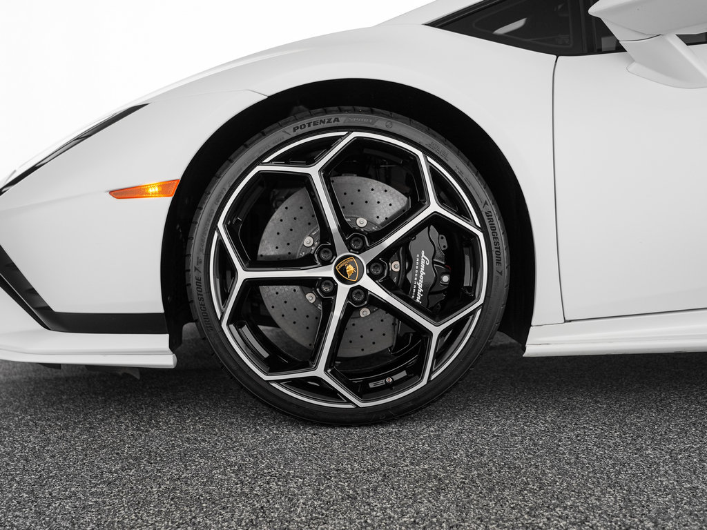 Used 2024 Lamborghini Huracan Tecnica RWD image 31