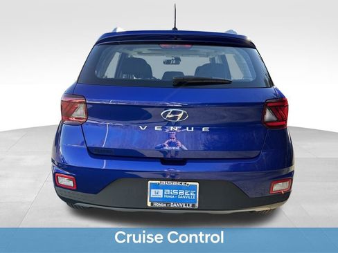 Used 2024 Hyundai Venue SEL image 6