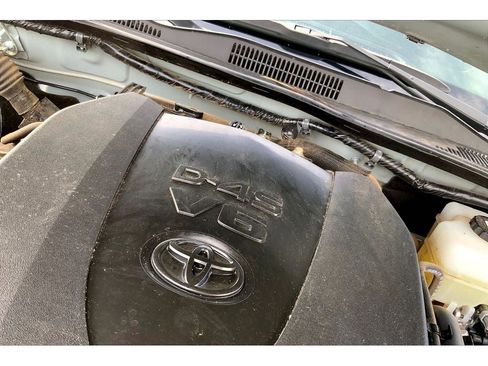 Used 2023 Toyota Tacoma TRD Off-Road image 32