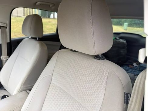 Used 2017 Ford Escape SE w/ Equipment Group 201A FWD image 10