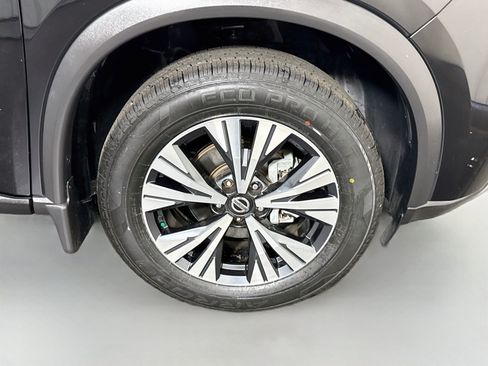 Used 2021 Nissan Rogue SV w/ Premium Package FWD image 32