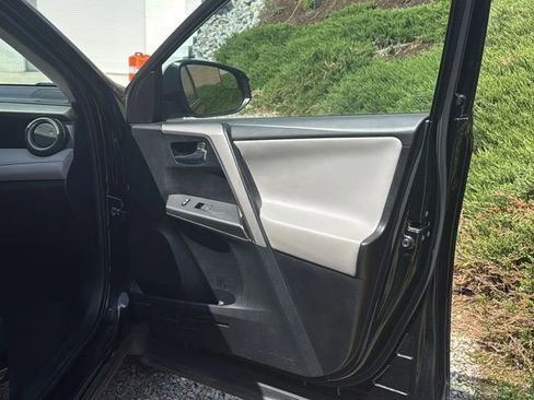 Used 2017 Toyota RAV4 XLE image 11