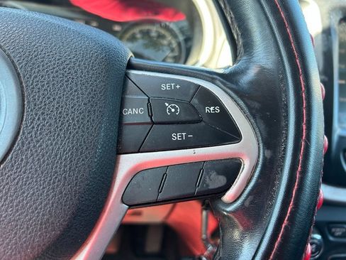 Used 2016 Jeep Cherokee Trailhawk w/ Leather Interior Group AWD/4WD image 20