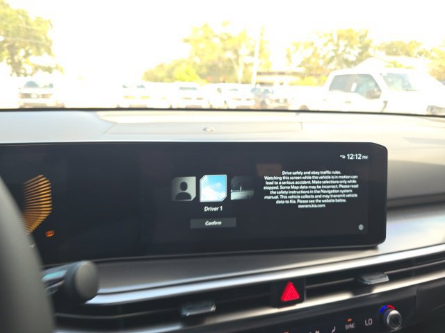 Used 2025 Kia Sorento S w/ Panoramic Sunroof Package FWD image 12