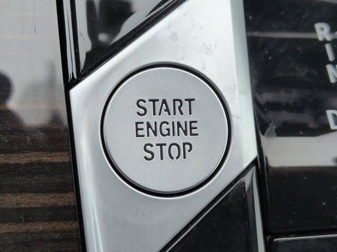 Used 2024 BMW X7 xDrive40i image 29