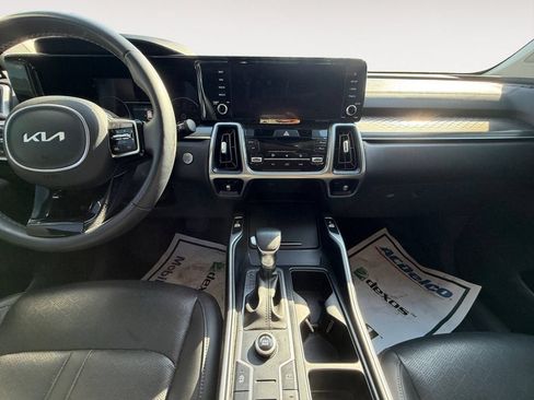 Used 2023 Kia Sorento S FWD image 11