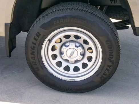 Used 2023 Chevrolet Colorado W/T image 7