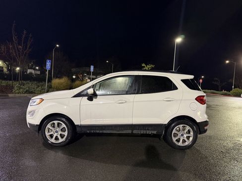 Used 2018 Ford EcoSport SE w/ SE Convenience Package image 2