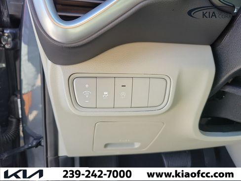 Certified 2025 Kia Soul LX w/ LX Technology Package FWD image 21