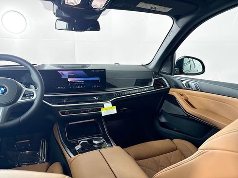 New 2026 BMW X5 xDrive40i w/ M Sport Package AWD/4WD image 24