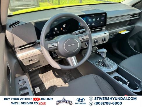 Certified 2025 Hyundai Kona SE image 2