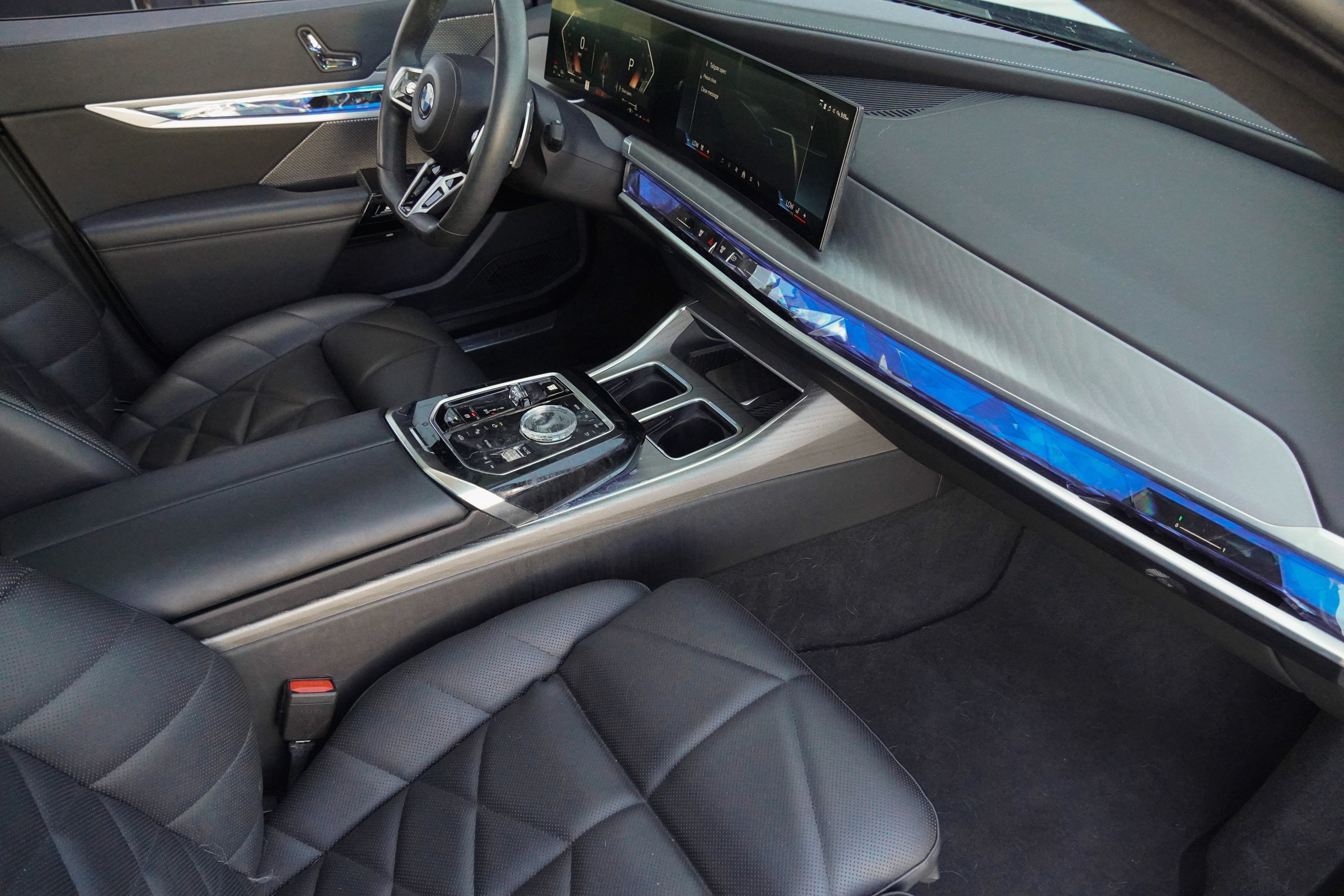 Certified 2023 BMW 740i w/ Parking Assistance Package RWD image 7