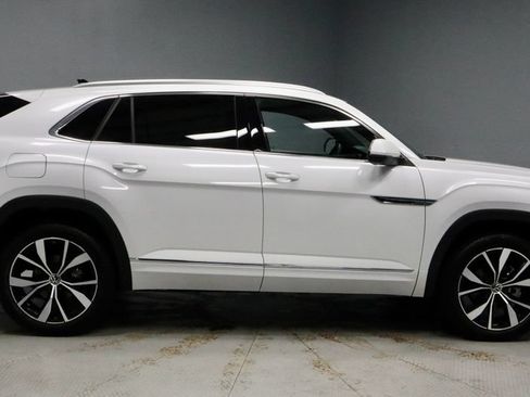 Used 2025 Volkswagen Atlas Cross Sport SEL Premium R-Line AWD/4WD image 13