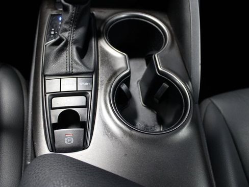 Used 2024 Toyota Camry SE AWD/4WD image 29