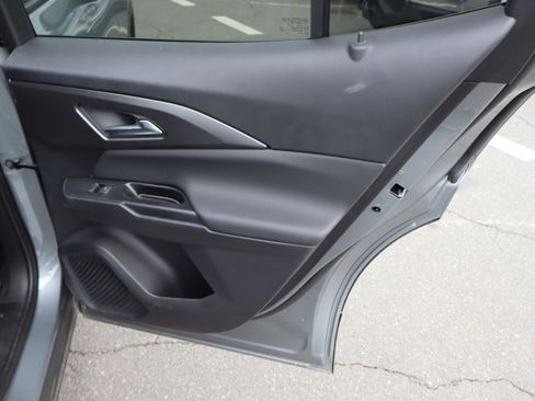 Used 2025 Chevrolet Equinox EV LT image 33