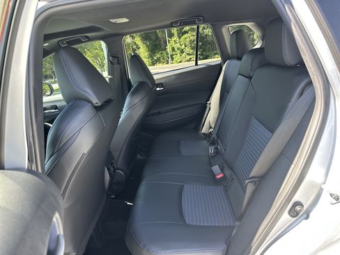 Used 2024 Toyota Corolla Cross AWD Hybrid w/ Convenience Package image 31