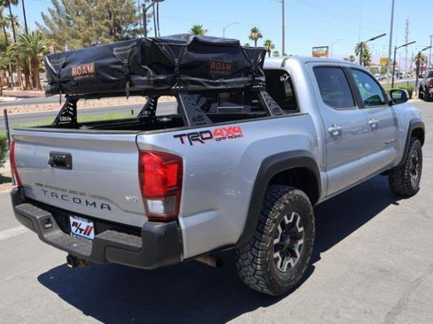 Used 2019 Toyota Tacoma TRD Off-Road AWD/4WD image 9